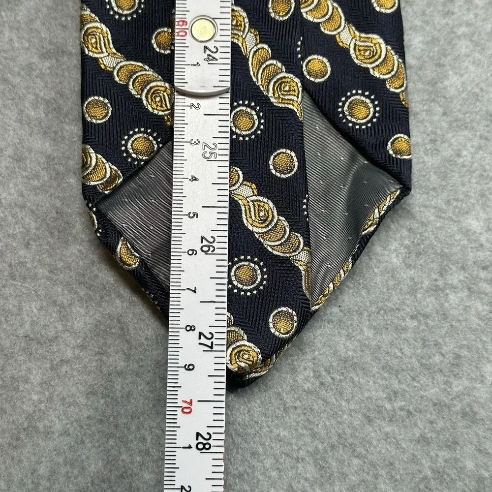 Vakko Silk Tie Navy Gold Chain Medallion Stripe Pattern Wide 55x3.75 in